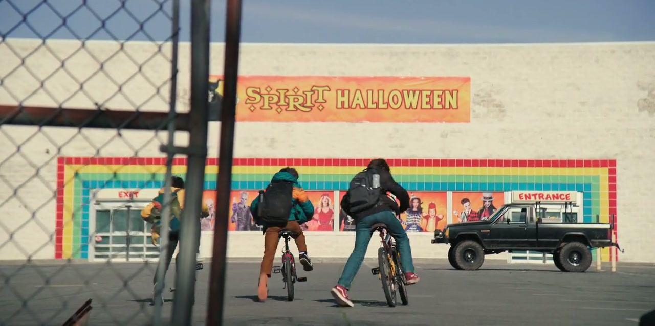 Spirit Halloween Screenshot