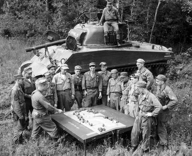 WW2-tactical-training.jpg