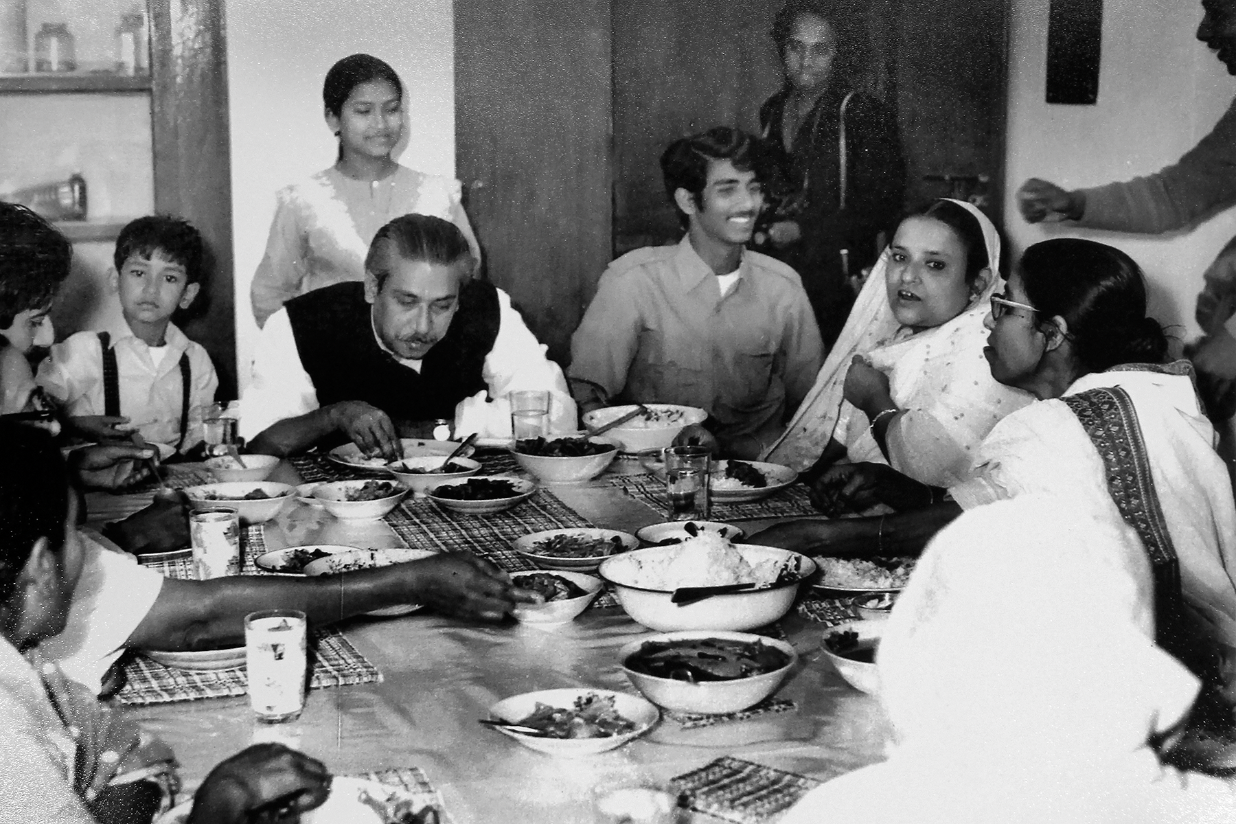 খাবার টেবিলের স্মৃতি