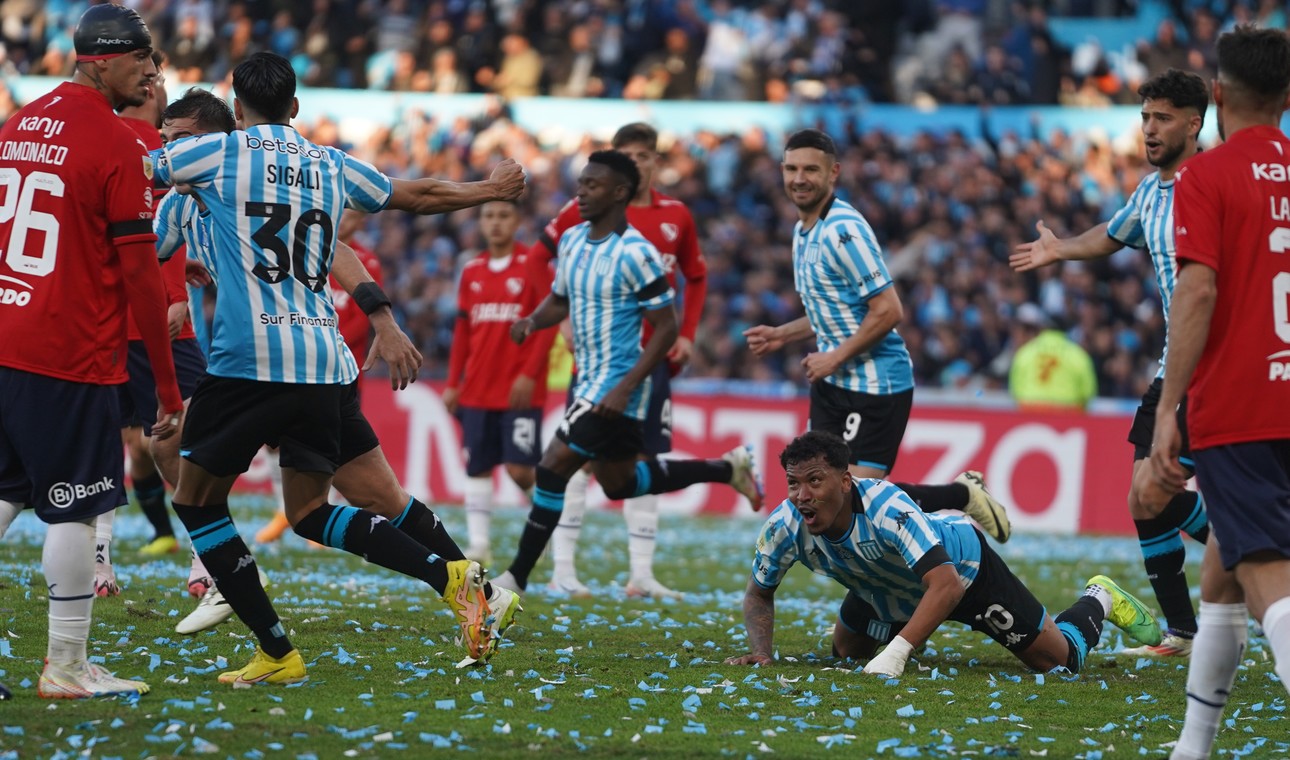 En inferioridad numérica, Independiente festejó el empate en el Cilindro