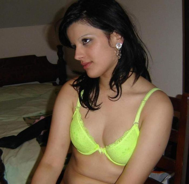[Image: indian-desi-sexy-naked-bhabhi-aunty-hous...ctures.jpg]