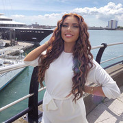 Demi-Jones-8