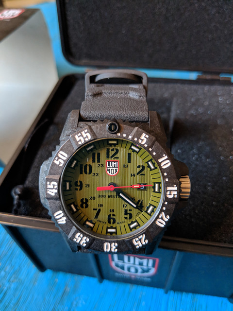 luminox4.jpg