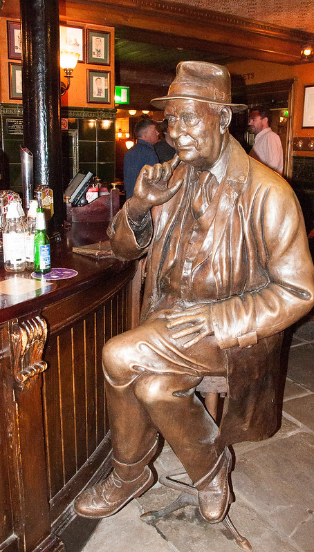 2029-11-9-Statue
