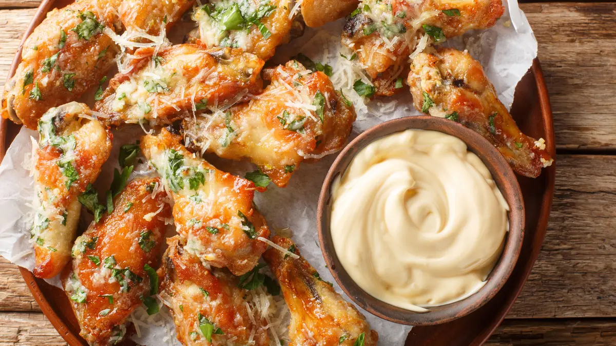 Creative Ways to Transform Leftover Garlic Parmesan Sauce