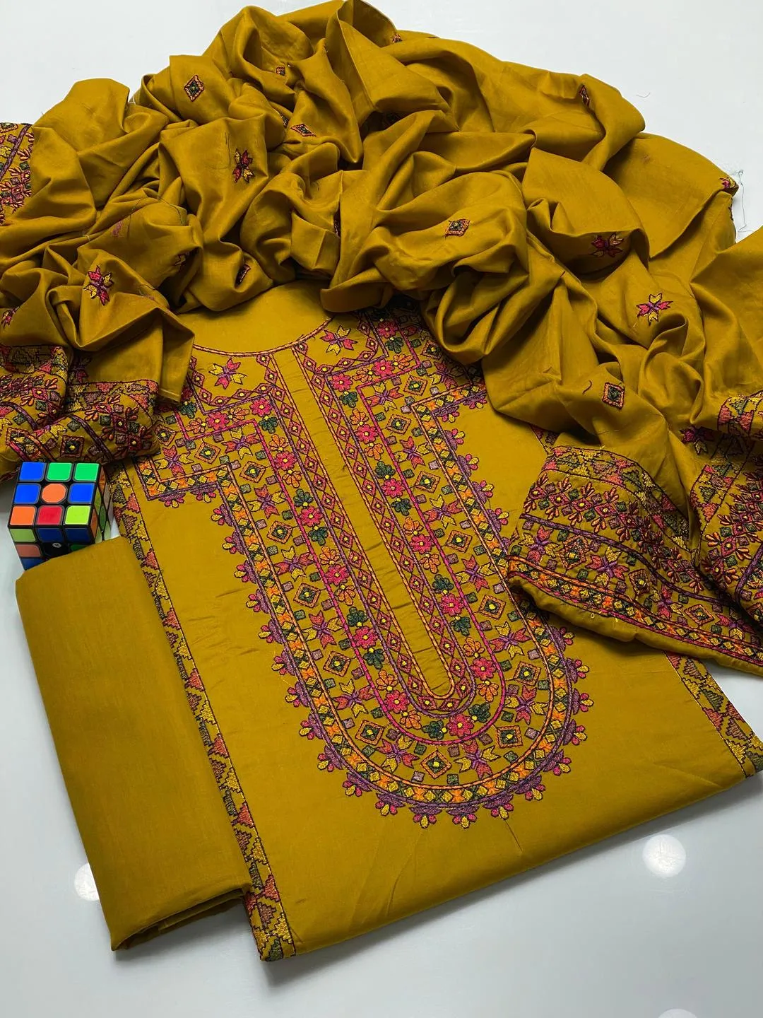 3 Piece Women's Unstitched Lawn Embroidered Suit - Image 5