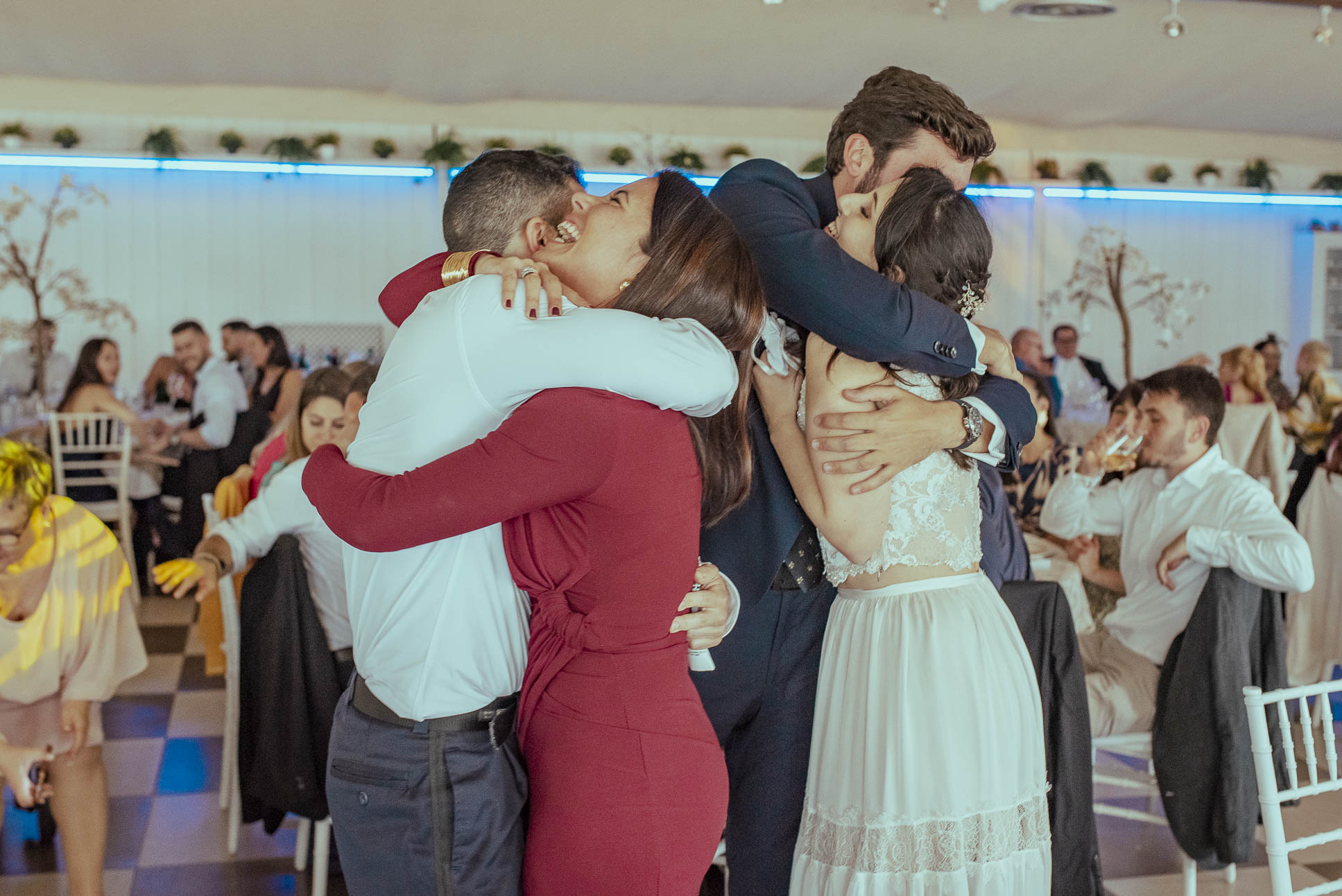Reportaje de boda en Zaragoza capturando uno de los momentos especiales y los detalles preparados para los invitados durante el banquete