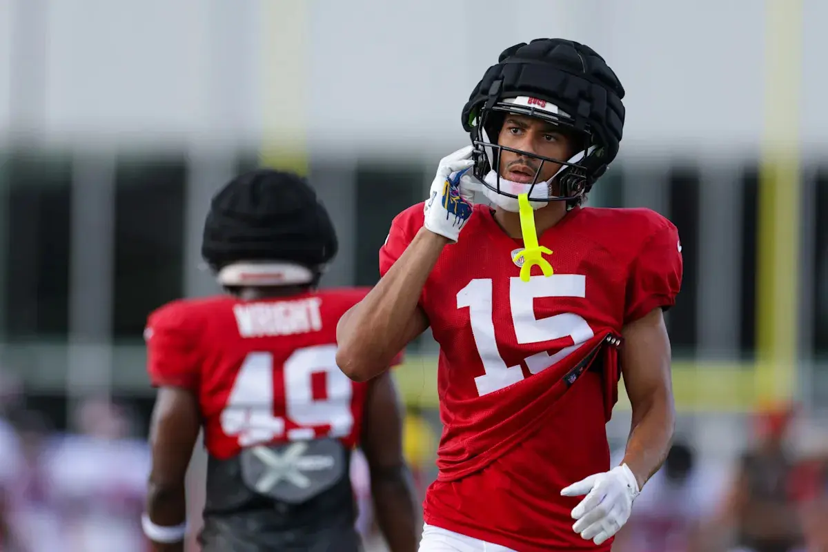 Tony Castricone Leaves Washington Huskies for Tampa Bay Buccaneers