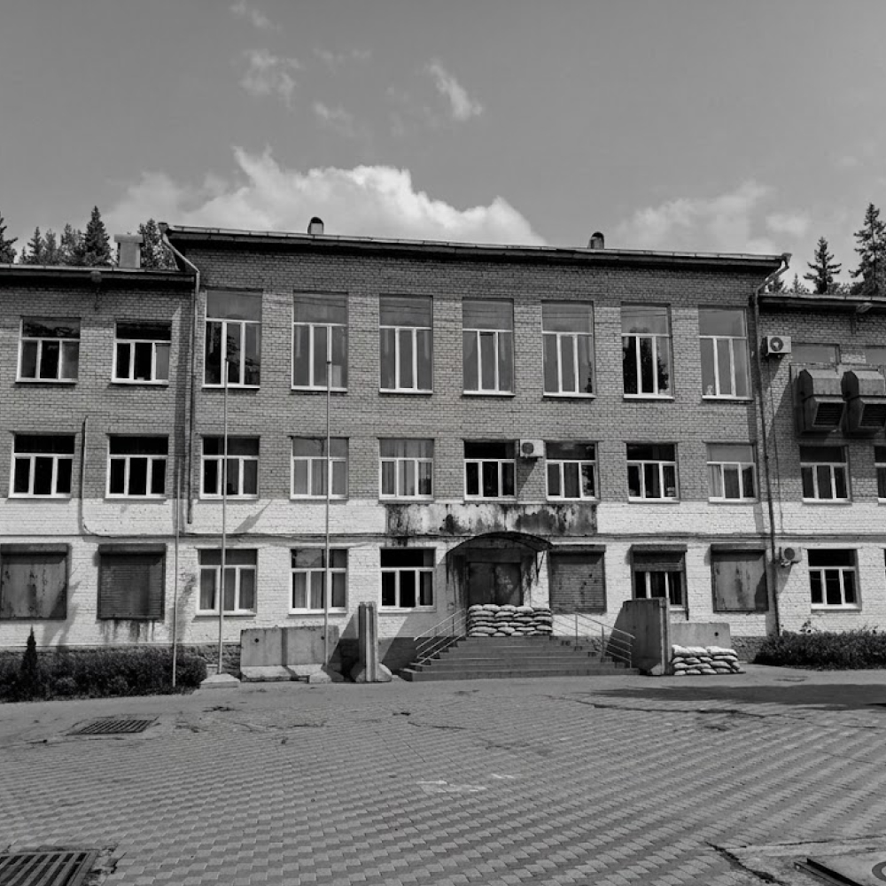 Муниципальное здание — школа, администрация