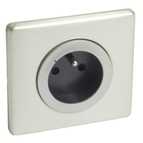 Prise connectée 16 A Céliane with Netatmo – Titane