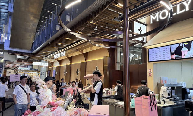 MOLLY TEA counter and retail space at Orchard Central Singapore