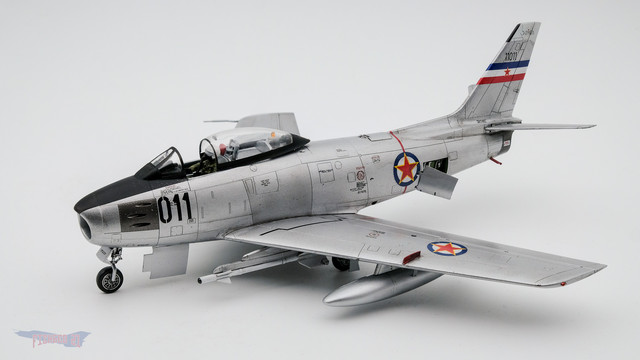 sabre-1.jpg