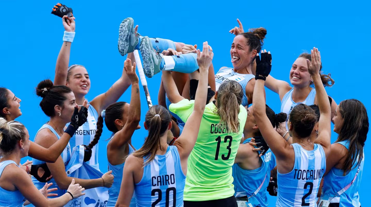 LEONAS EN PARIS.avif