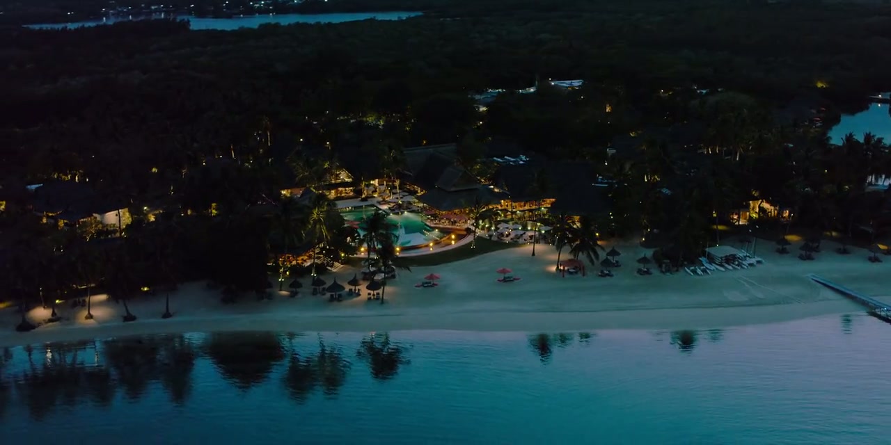 Resort to Love Screenshot
