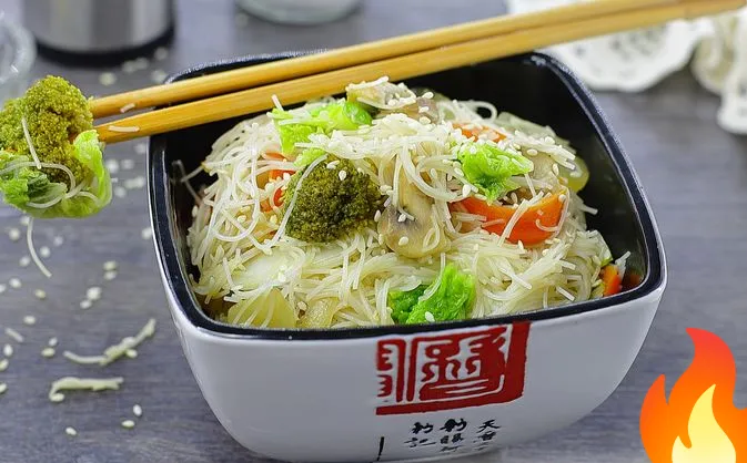 Фото Фунчоза с грибами, брокколи и пекинской капустой