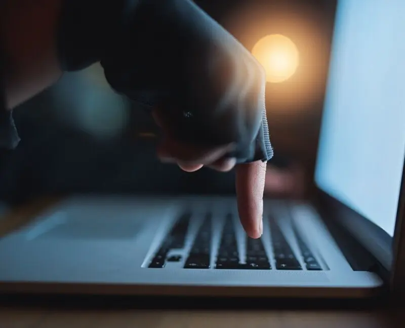 Sneaky Windows Stealer Targets 300+ Apps with AI Profiler