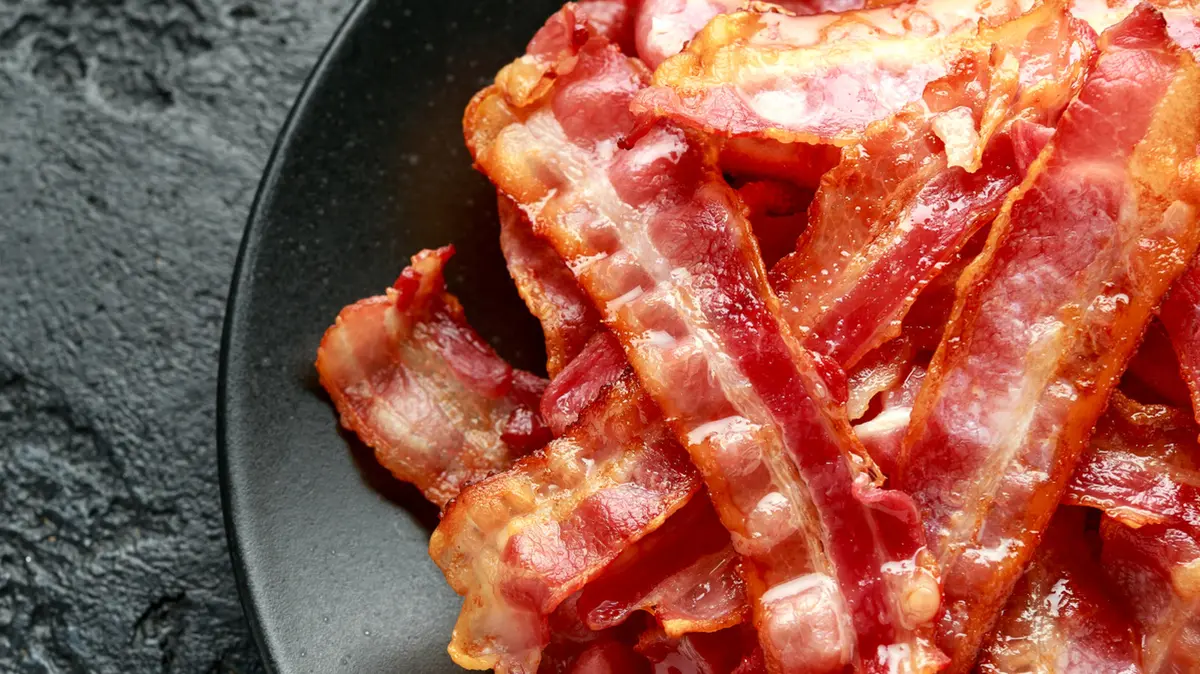 Pan‑Cooking Bacon: Does a Saucepan Boost Flavor? Test Results Reveal Surprises