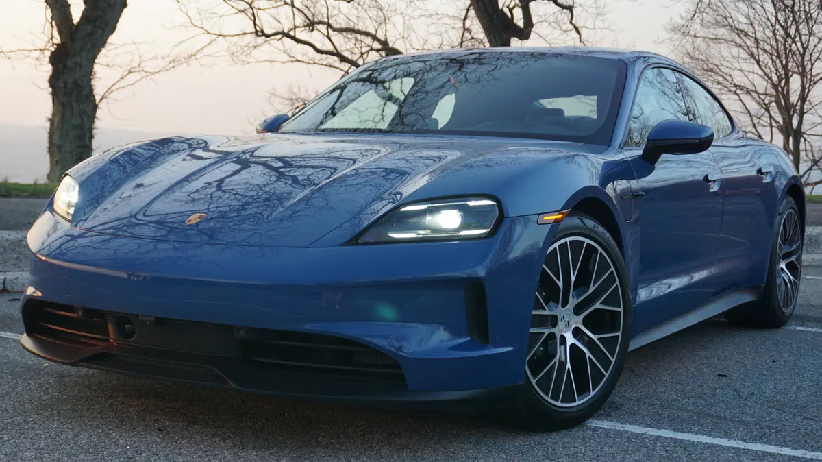 Porsche Taycan 4: Mașina ideală pentru iubitorii de lux