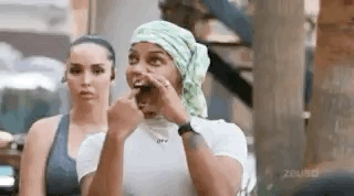 Gy-QQh4x-Xc-AASd-UD.gif