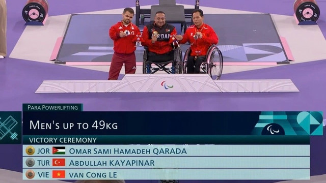 Paralympic Paris 2024 Lực sĩ Lê Văn Công giành huy chương đồng VĐV Phạm Nguyễn Khánh Minh dừng bước