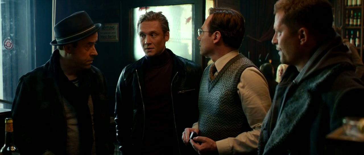Four Against the Bank Screenshot