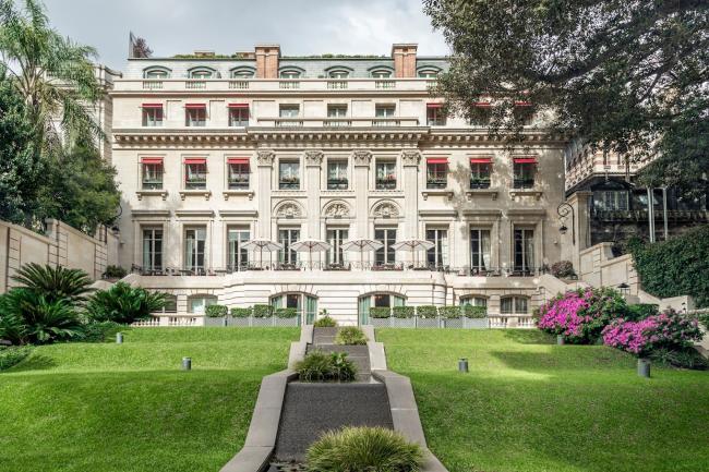 Una fuente cercana afirmó que a Payne le pidieron que abandonara el Palacio Duhau – Park Hyatt Buenos Aires “porque estaba molestando y perturbando a los demás huéspedes y parecía estar ebrio”.Google