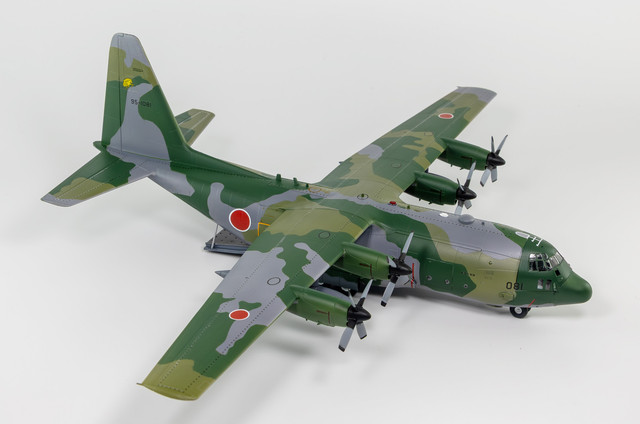 Kit Maquette Avion Hercules C-130H Great Wall Hobby - Échelle 1/144 - Modèle L1011