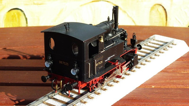 98 7525 (12)