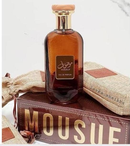 Brown mousuf