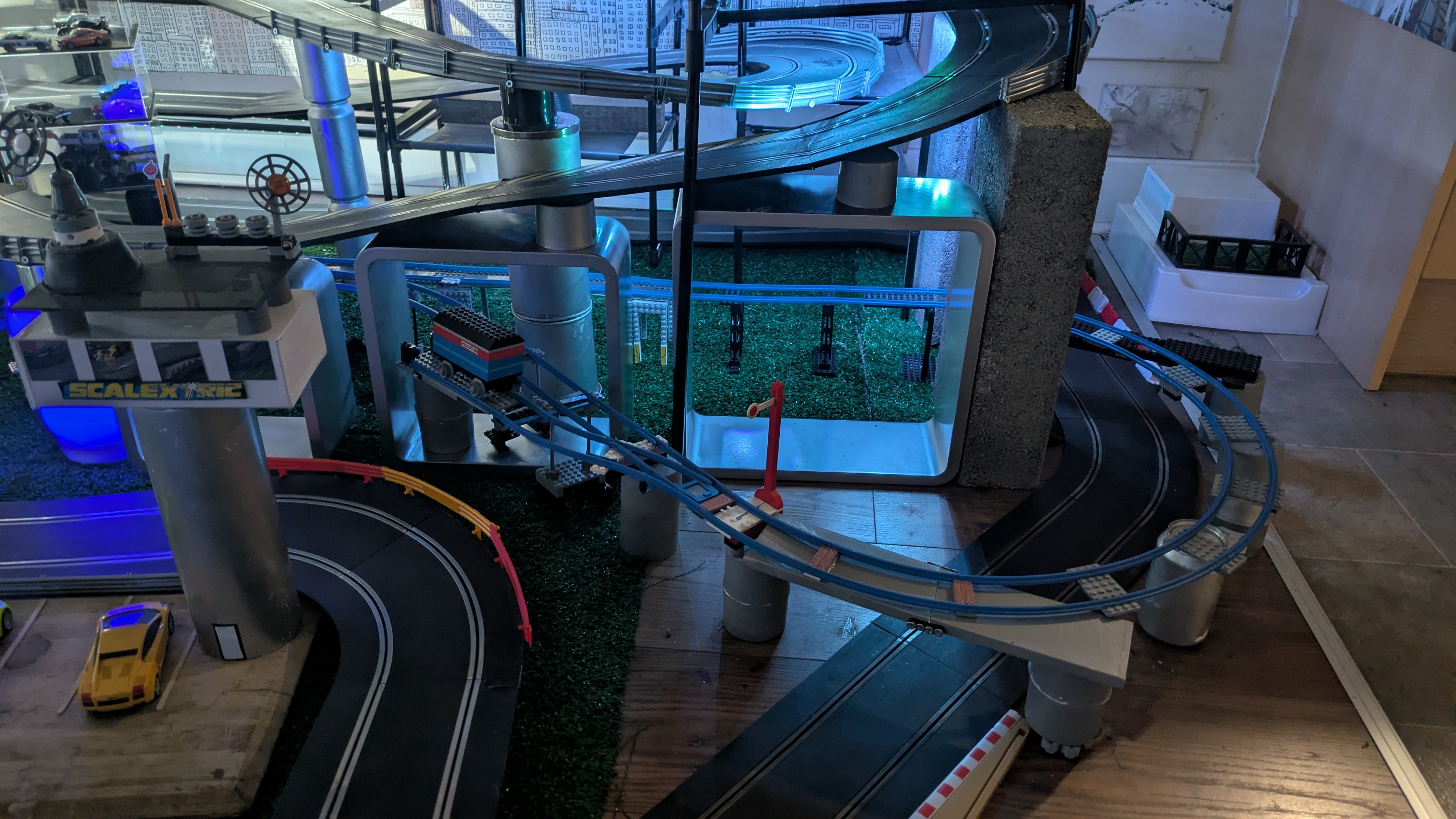 [Image: Train-Loop.jpg]