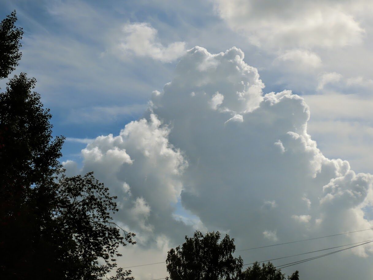 интересные облака. глас с небес. облака причудливой формы. неустойчивость кельвина-гельмгольца. чудные облака.