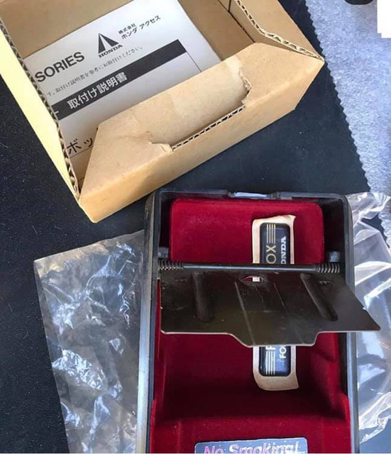 honda-access-ash-tray