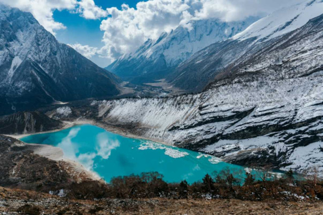 Best season for manaslu circuit trek 2