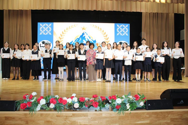 Өнермен өріліп біліммен өрнектелген кеш (3)