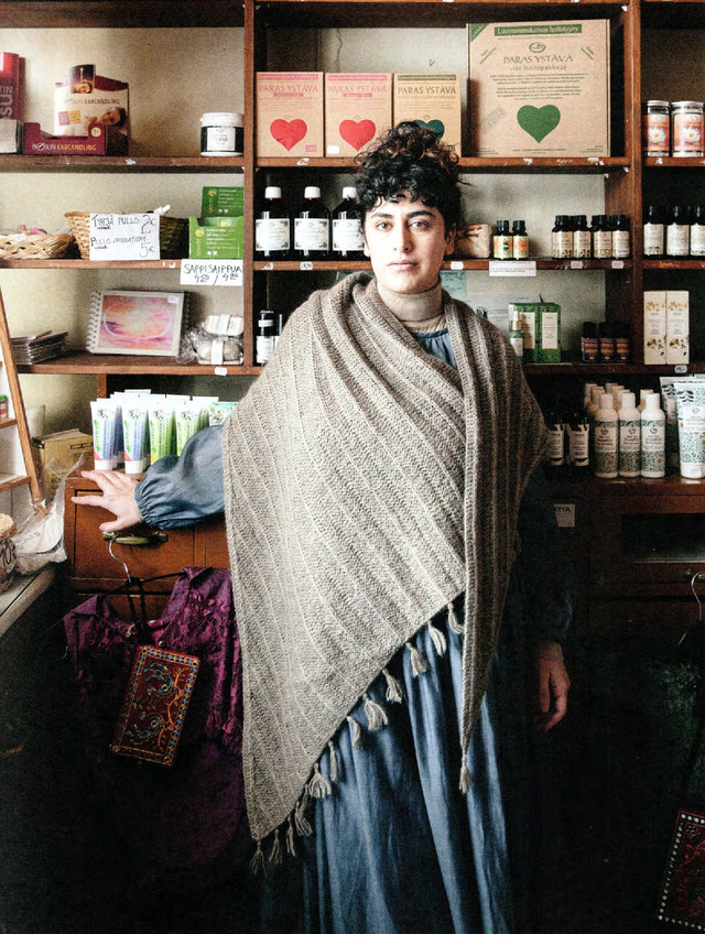 Laine-52-Weeks-of-Shawls-2022-198