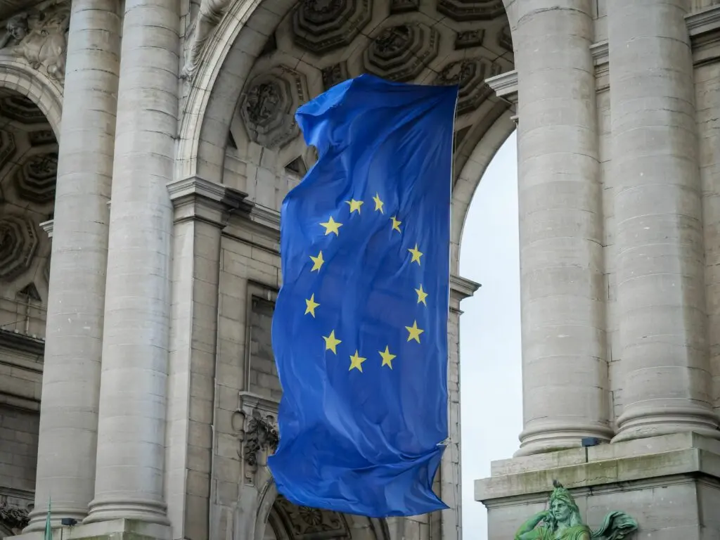 UE sancționează spioni cibernetici ruși; România condamnă ferm atacurile