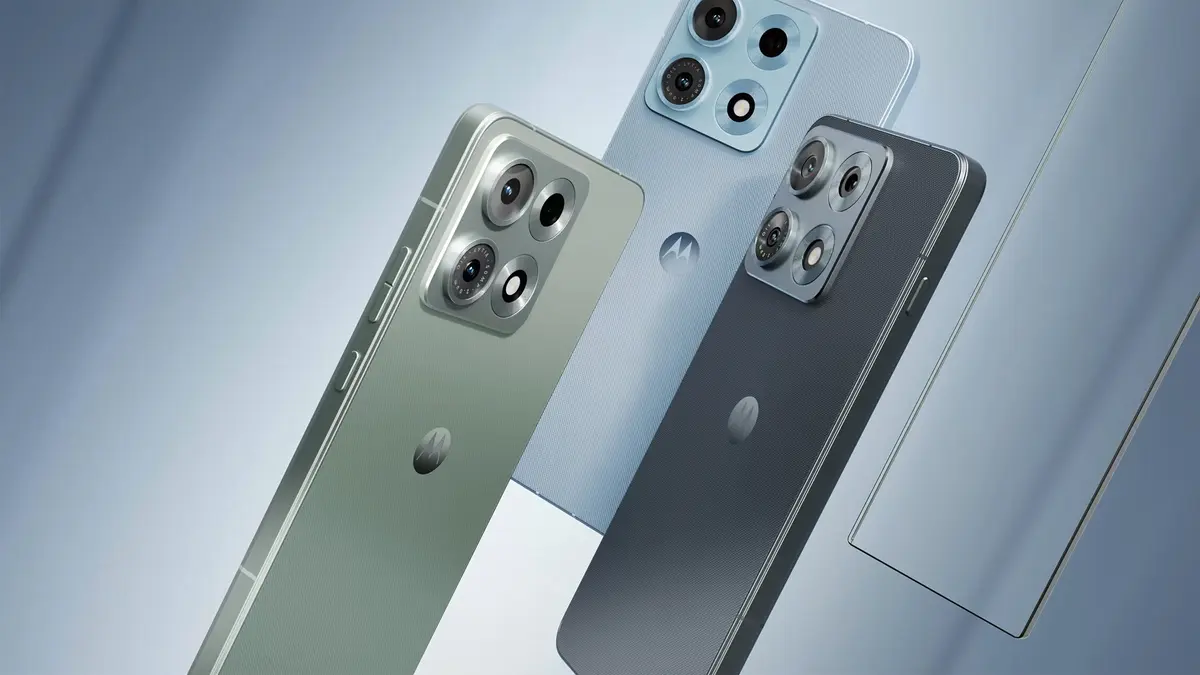 Motorola Unveils Flagship with Magnetic Wireless Charging and 7,100 mAh Battery