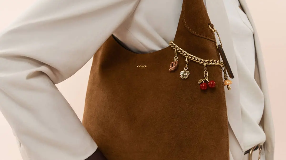 Fashion Interns: The Handbag That Makes an Impression