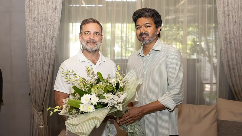 lop-rahul-gandhi-meets-cm-vijay-in-chennai-and-special-lunch