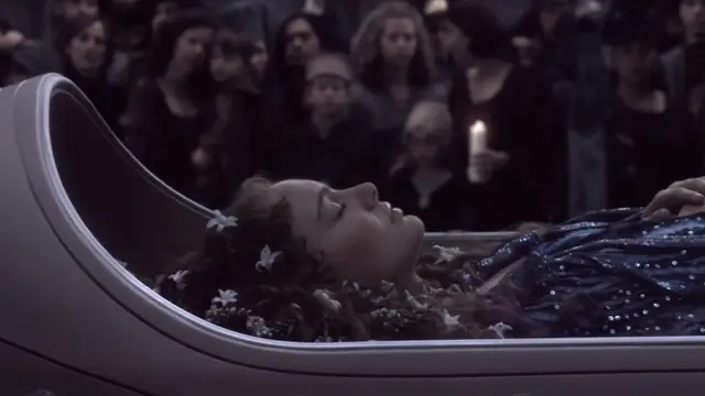 https://i.ibb.co/txpzVqG/Star-Wars-Padme-Amidala-mort.webp