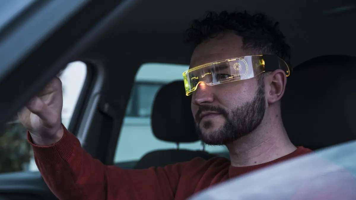 Illinois Bans Smart Glasses While Driving