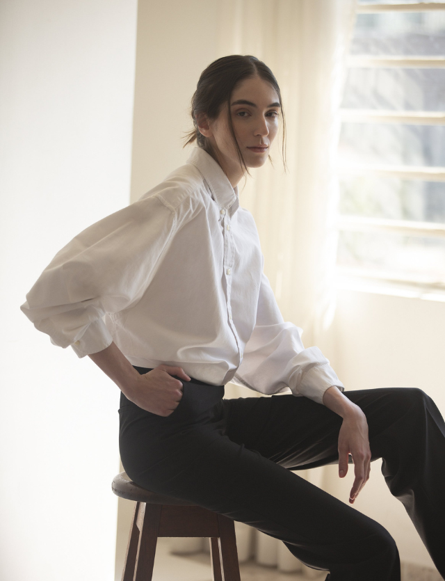 A modelo Beatriz Schwan clicada por Leandro Ramos, em São Paulo.