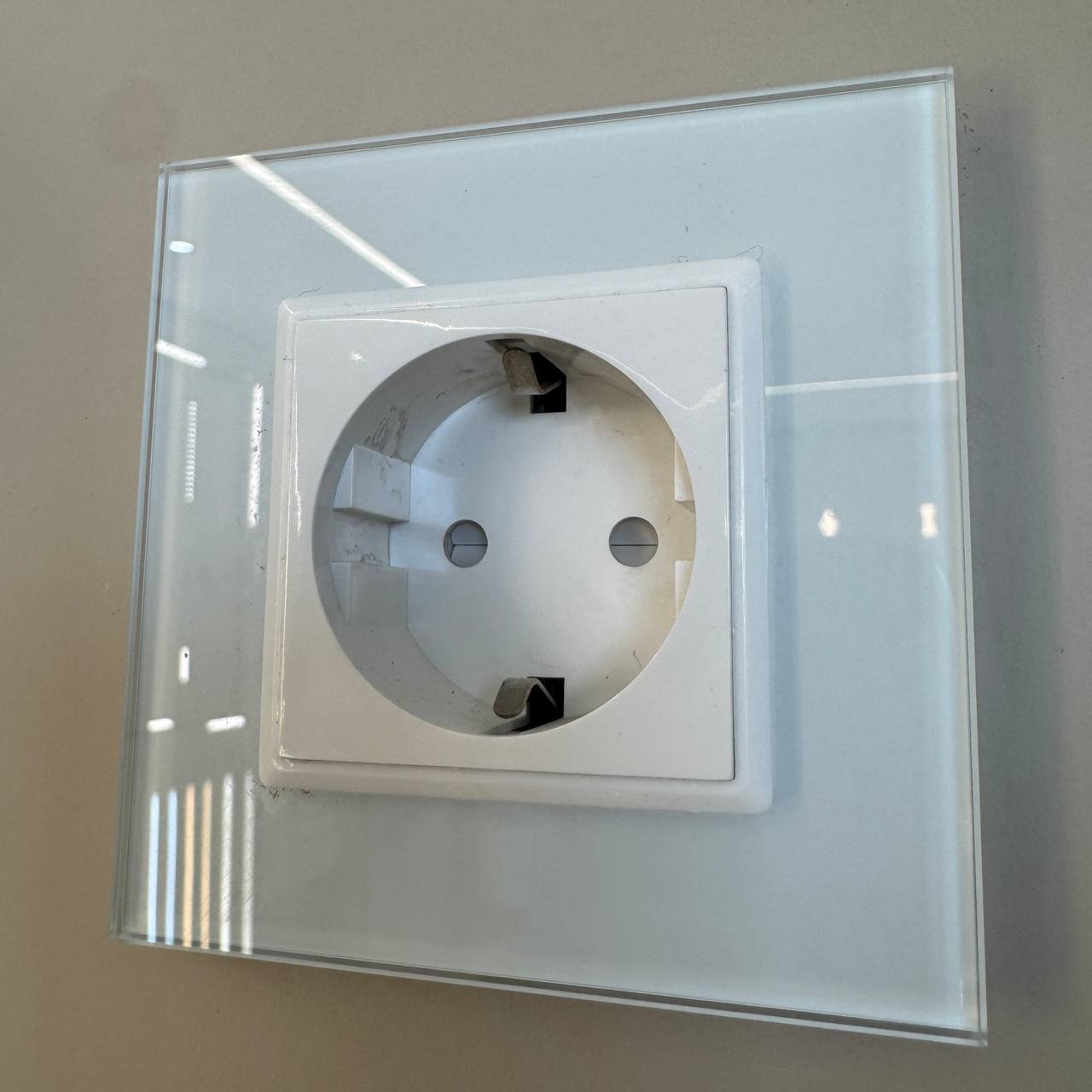 SMART. EU SOCKET.MV-009
