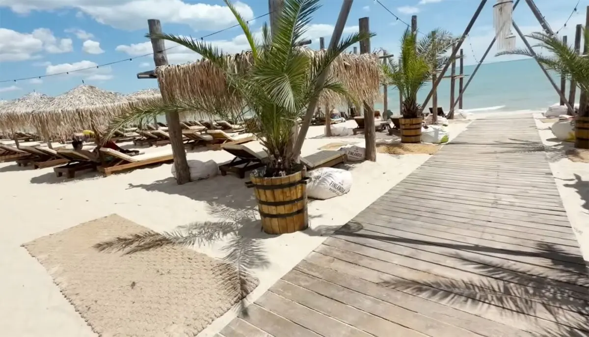 O stațiune puțin cunoscută de la Marea Neagră, cu prețuri mici la cazare