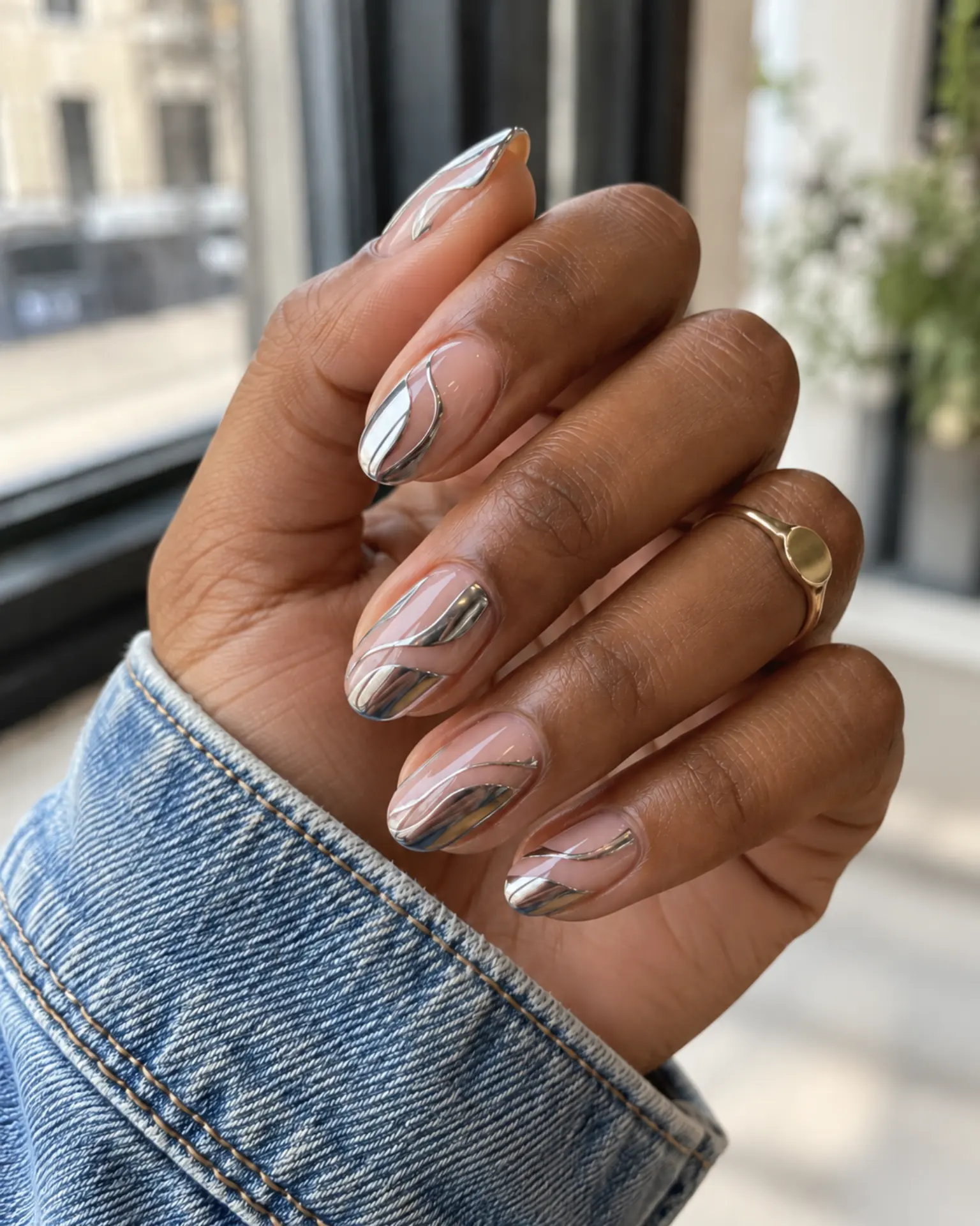 Silver Negative Space manicure inspiration for chrome nail ideas