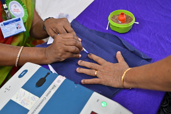 by-election-polling-concludes-in-6-constituencies-including-maduranthakam-and-dharapuram