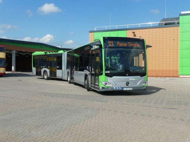 Üstra 8238.jpg