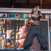 shania-limerickireland070726-pro16