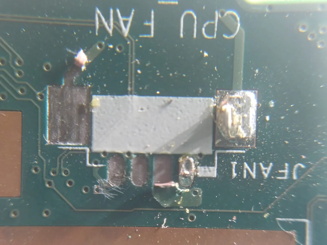Broken IdeaCentre AIO 3 22ADA05 JFAN1 Connector.
