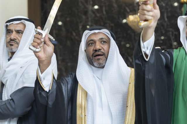 100